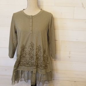 Logo 3/4 sleeve embroidered tee